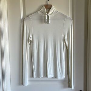 NEW Lexi Rib Turtleneck in Antique White, size M